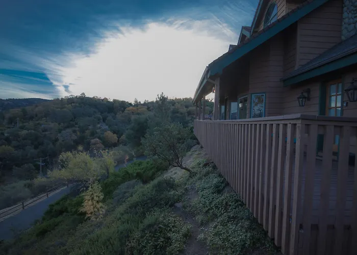 Tucker Peak Lodge